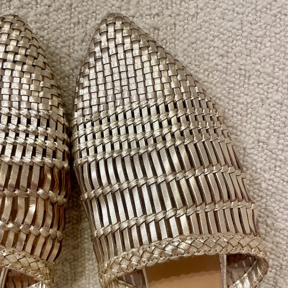 Metallic Gold Matisse XOXO Leather Woven Slides Mules - Picture 2 of 4